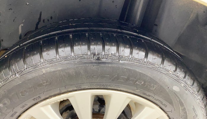 2016 Maruti Ciaz ZXI, Petrol, Manual, 49,976 km, Left Rear Tyre Tread