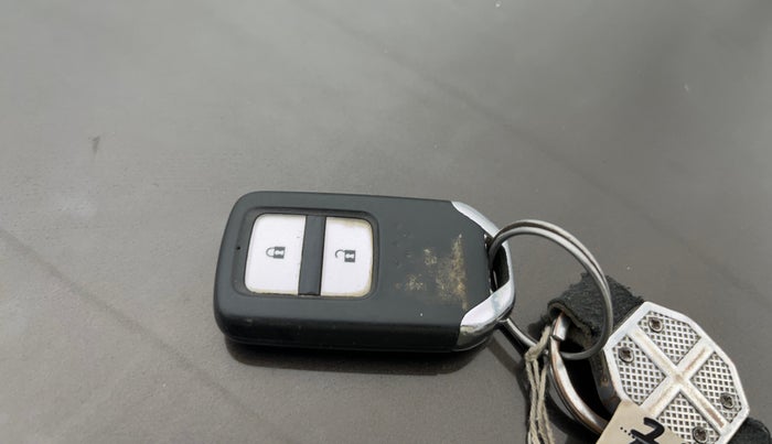 2018 Honda WR-V 1.5L I-DTEC VX MT, Diesel, Manual, 74,093 km, Key Close Up