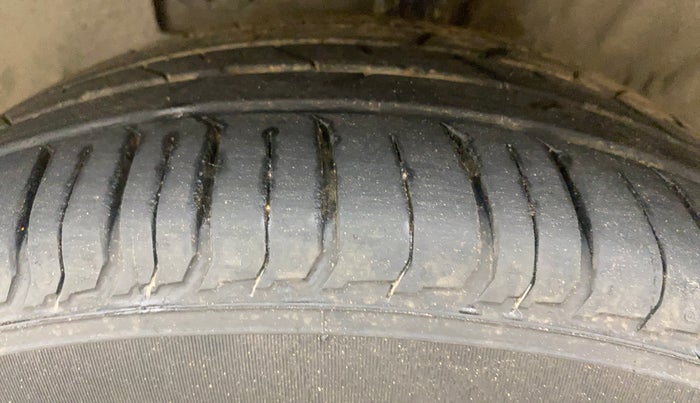 2020 Hyundai VENUE SX 1.0 TURBO IMT, Petrol, Manual, 71,988 km, Left Front Tyre Tread