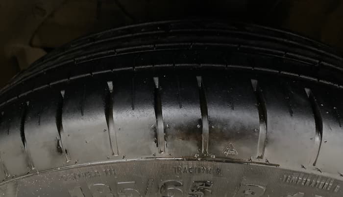 2022 Maruti Dzire ZXI Plus AMT, Petrol, Automatic, 31,351 km, Left Front Tyre Tread