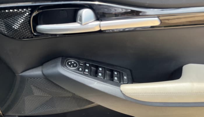 2023 KIA SELTOS  GTX Plus 1.5 Turbo Petrol DCT, Petrol, Automatic, 30,373 km, Driver Side Door Panels Control