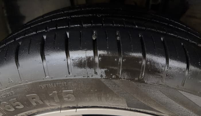 2020 Renault TRIBER RXZ, Petrol, Manual, 46,632 km, Left Front Tyre Tread