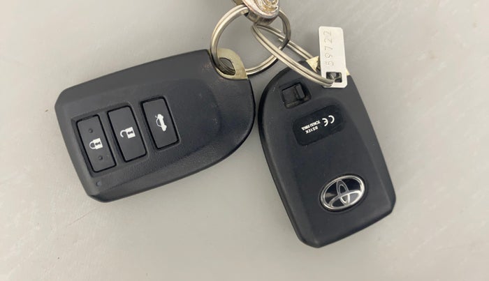 2021 Toyota YARIS G MT, Petrol, Manual, 51,631 km, Key Close Up
