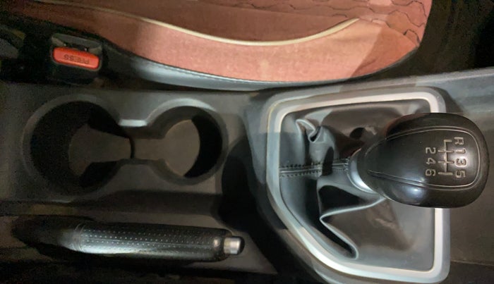 2018 Hyundai Creta S 1.4 DIESEL, Diesel, Manual, 1,00,875 km, Gear Lever