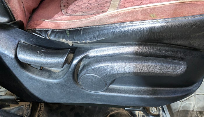 2018 Hyundai Creta S 1.4 DIESEL, Diesel, Manual, 1,00,875 km, Driver Side Adjustment Panel