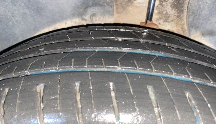 2018 Hyundai Creta S 1.4 DIESEL, Diesel, Manual, 1,00,875 km, Left Rear Tyre Tread