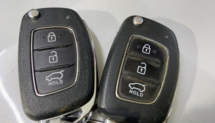 2018 Hyundai Creta S 1.4 DIESEL, Diesel, Manual, 1,00,875 km, Key Close Up