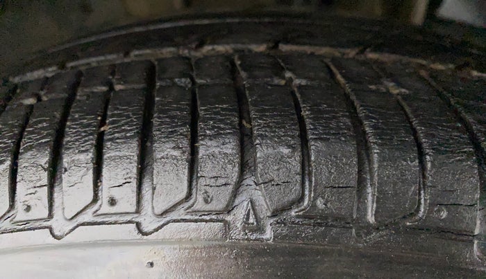 2019 Tata Tiago XZ PLUS PETROL, Petrol, Manual, 30,910 km, Right Front Tyre Tread