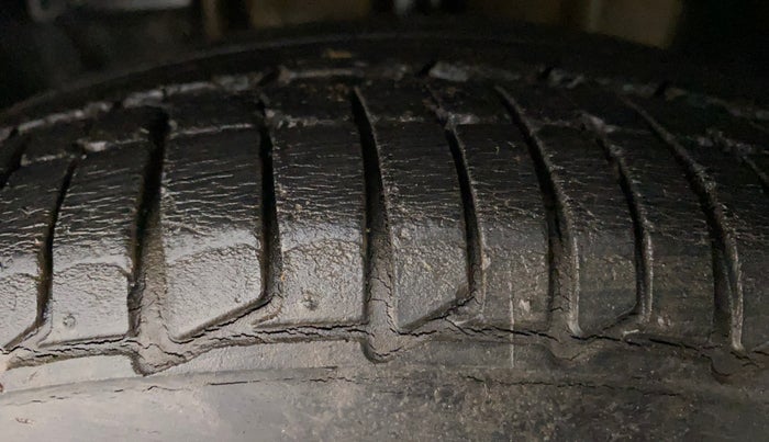 2019 Tata Tiago XZ PLUS PETROL, Petrol, Manual, 30,910 km, Left Front Tyre Tread