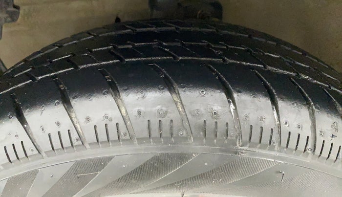 2015 Maruti Celerio ZXI AMT, Petrol, Automatic, 32,068 km, Left Front Tyre Tread