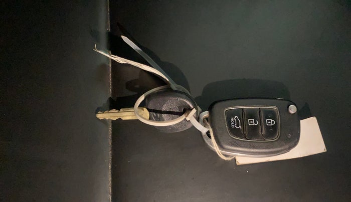 2021 Hyundai VENUE S 1.2, Petrol, Manual, 90,532 km, Key Close Up