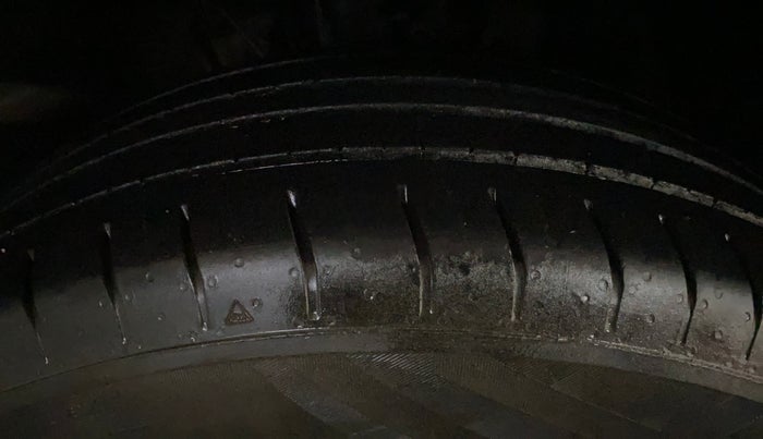 2021 Hyundai VENUE S 1.2, Petrol, Manual, 90,532 km, Right Front Tyre Tread