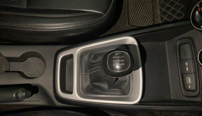 2021 Hyundai VENUE S 1.2, Petrol, Manual, 90,532 km, Gear Lever