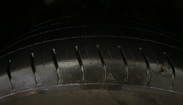 2021 Hyundai VENUE S 1.2, Petrol, Manual, 90,532 km, Left Front Tyre Tread