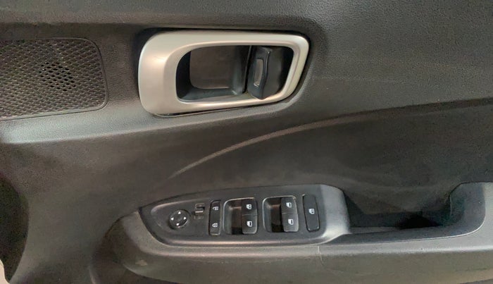 2021 Hyundai VENUE S 1.2, Petrol, Manual, 90,532 km, Driver Side Door Panels Control