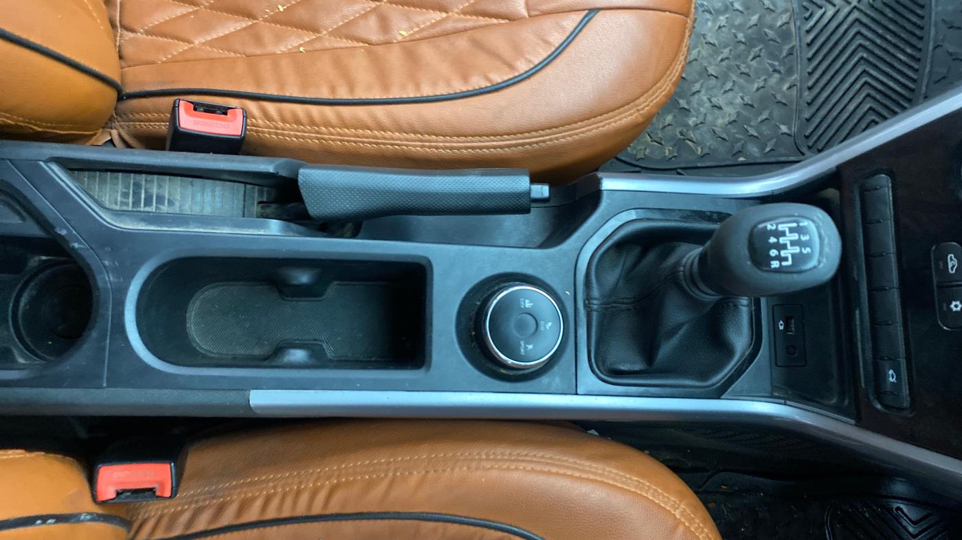 2022 Tata NEXON XM PETROL, Petrol, Manual, 1,47,104 km, Gear Lever