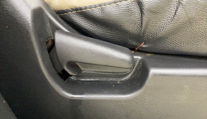 2017 Maruti Wagon R 1.0 VXI, Petrol, Manual, 27,056 km, Driver Side Adjustment Panel
