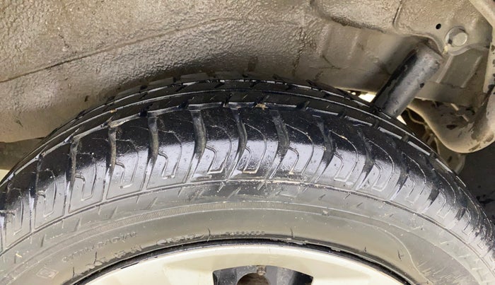 2017 Maruti Wagon R 1.0 VXI, Petrol, Manual, 27,056 km, Left Rear Tyre Tread