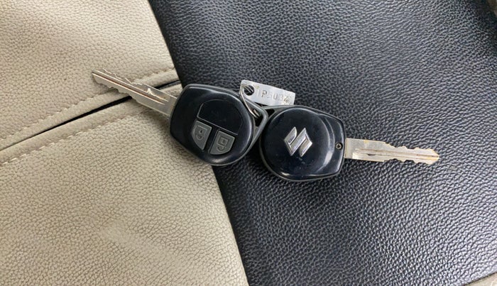 2017 Maruti Wagon R 1.0 VXI, Petrol, Manual, 27,056 km, Key Close Up