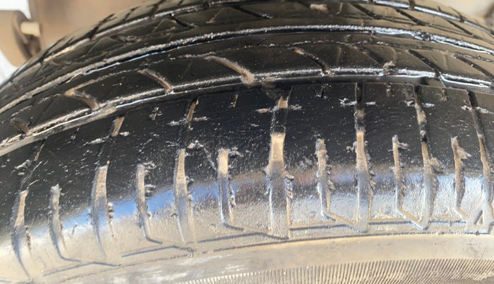 2022 Tata Tiago XT (O) PETROL, Petrol, Manual, 30,136 km, Right Rear Tyre Tread