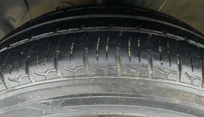 2021 Hyundai NEW SANTRO SPORTZ 1.1, Petrol, Manual, 28,813 km, Left Front Tyre Tread