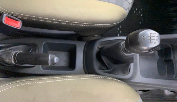 2016 Renault Kwid RXL, Petrol, Manual, 47,457 km, Gear Lever