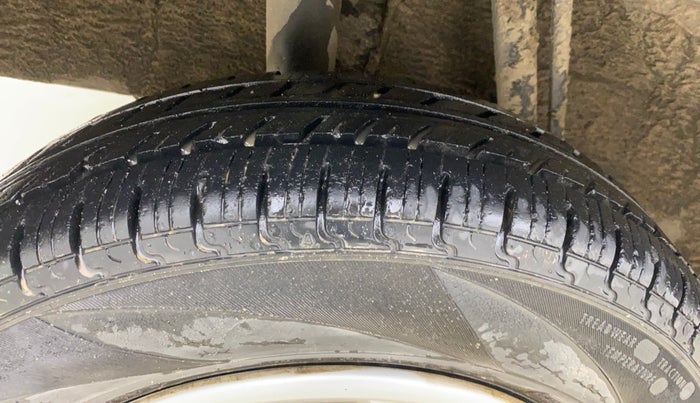 2016 Renault Kwid RXL, Petrol, Manual, 47,457 km, Right Rear Tyre Tread