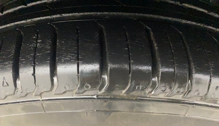 2020 Renault TRIBER RXZ AMT, Petrol, Automatic, 12,251 km, Right Front Tyre Tread