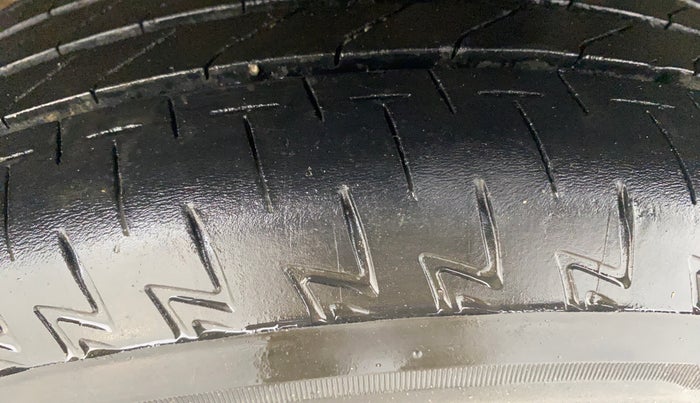 2015 Honda Amaze 1.2L I-VTEC VX, Petrol, Manual, 81,136 km, Left Rear Tyre Tread