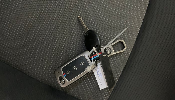 2018 Tata Tiago XM PETROL, Petrol, Manual, 47,257 km, Key Close Up