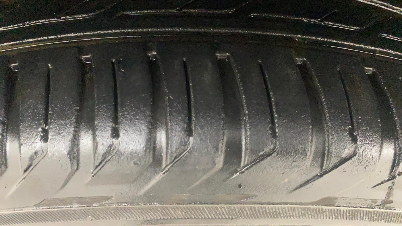 2018 Hyundai Tucson GLS 4WD AT DIESEL, Diesel, Automatic, 46,022 km, Left Front Tyre Tread