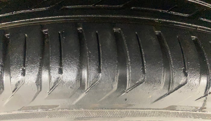 2018 Hyundai Tucson GLS 4WD AT DIESEL, Diesel, Automatic, 46,022 km, Left Front Tyre Tread