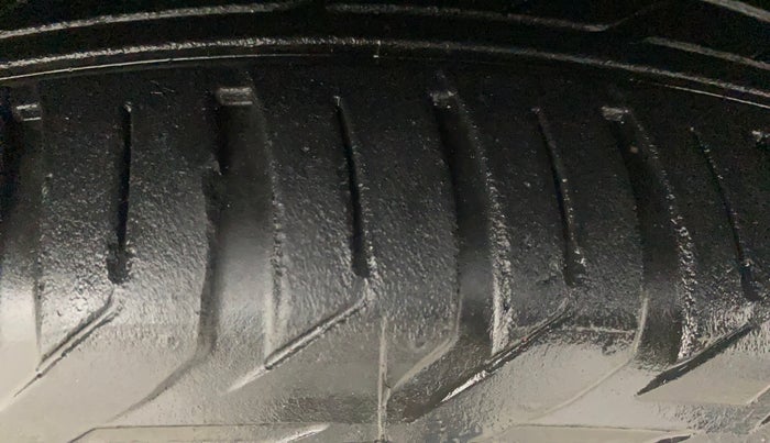 2018 Hyundai Tucson GLS 4WD AT DIESEL, Diesel, Automatic, 46,022 km, Right Front Tyre Tread