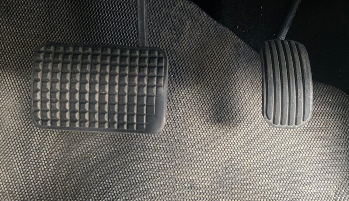 2017 Tata Hexa XTA 4X2 7 STR, Diesel, Automatic, 83,914 km, Pedals