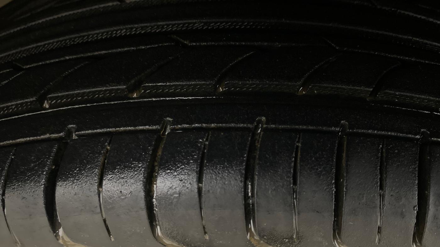 2014 Honda Brio VX AT, Petrol, Automatic, 40,517 km, Left Front Tyre Tread