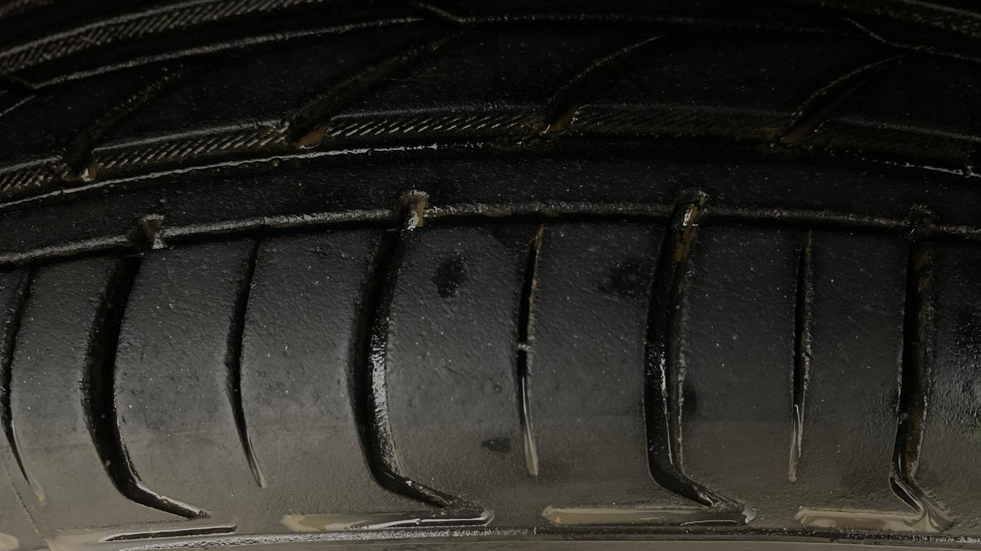 2014 Honda Brio VX AT, Petrol, Automatic, 40,517 km, Right Front Tyre Tread