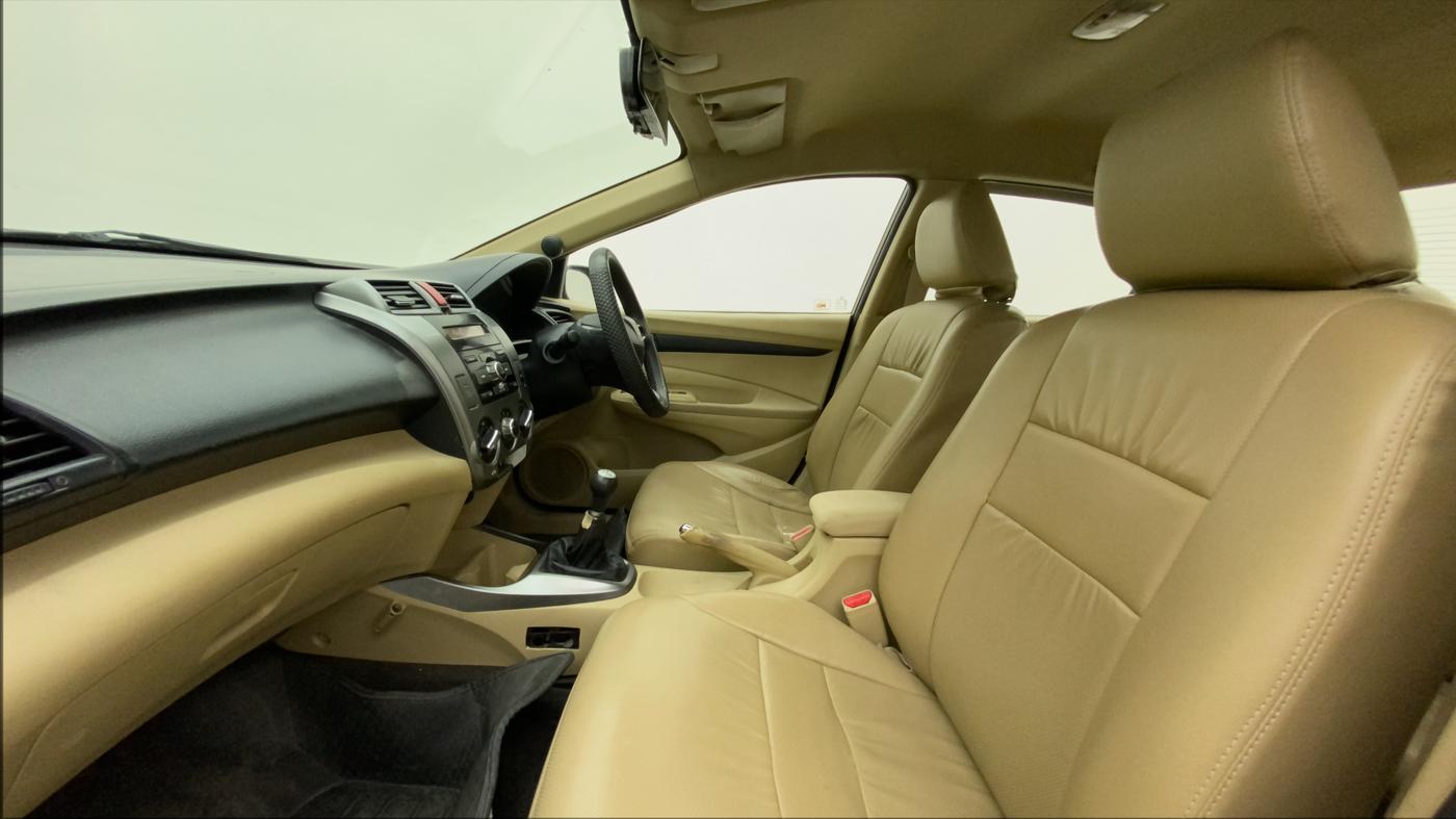 2013 Honda City 1.5L I-VTEC S MT, CNG, Manual, 71,088 km, Right Side Front Door Cabin