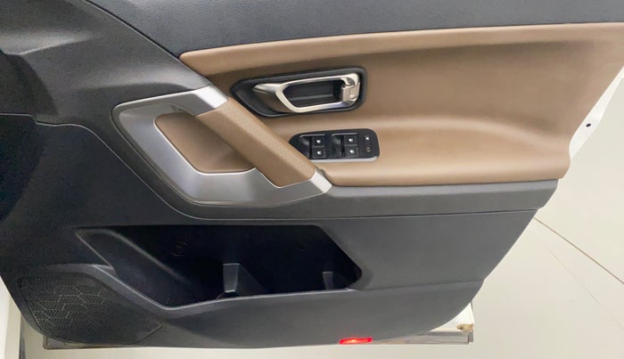 2021 Tata Harrier XZ PLUS 2.0L, Diesel, Manual, 55,232 km, Driver Side Door Panels Control