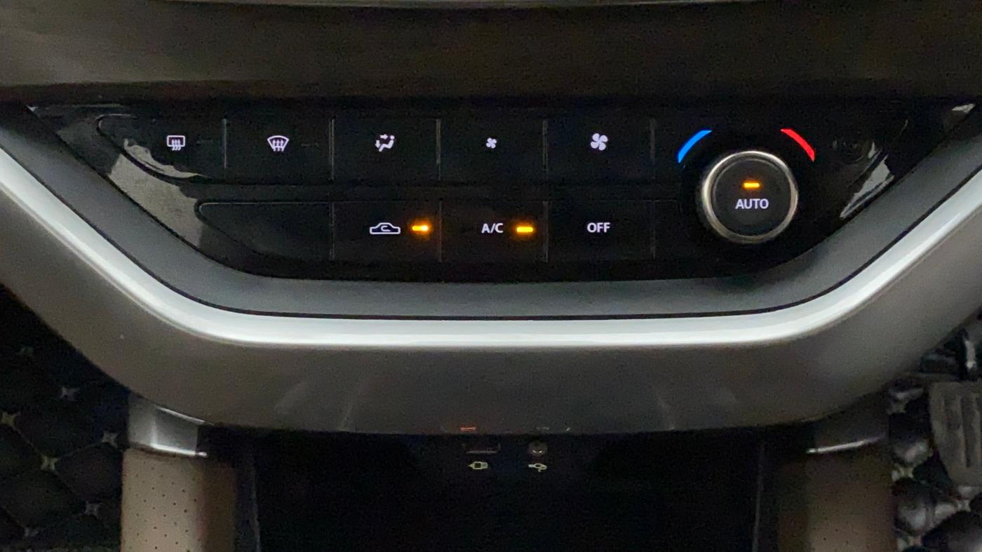 2021 Tata Harrier XZ PLUS 2.0L, Diesel, Manual, 55,232 km, Automatic Climate Control