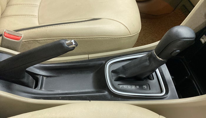 2015 Maruti Ciaz ZXI AMT, Petrol, Automatic, 90,118 km, Gear Lever