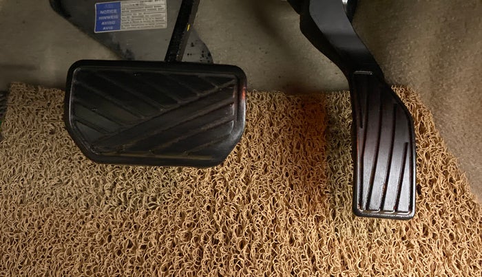 2015 Maruti Ciaz ZXI AMT, Petrol, Automatic, 90,118 km, Pedals