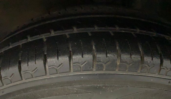 2013 Maruti Alto 800 LXI, Petrol, Manual, 39,801 km, Left Front Tyre Tread