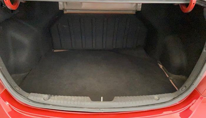 2017 Hyundai Verna 1.6 VTVT SX, Petrol, Manual, 1,09,091 km, Boot Inside