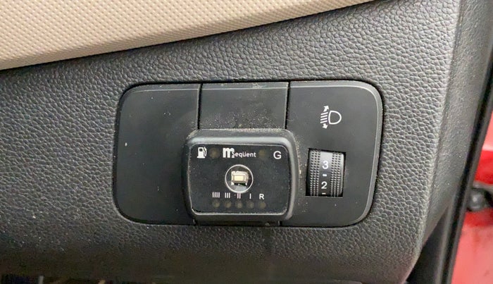 2019 Hyundai Grand i10 SPORTZ 1.2 KAPPA VTVT, CNG, Manual, 50,414 km, Dashboard - Headlight height adjustment not working