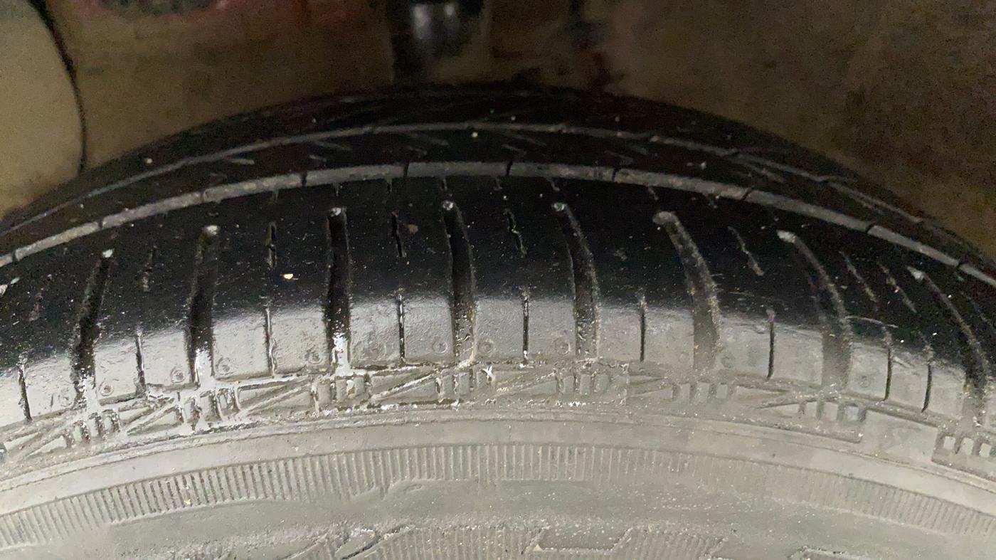 2019 Hyundai Grand i10 SPORTZ 1.2 KAPPA VTVT, CNG, Manual, 50,414 km, Left Front Tyre Tread