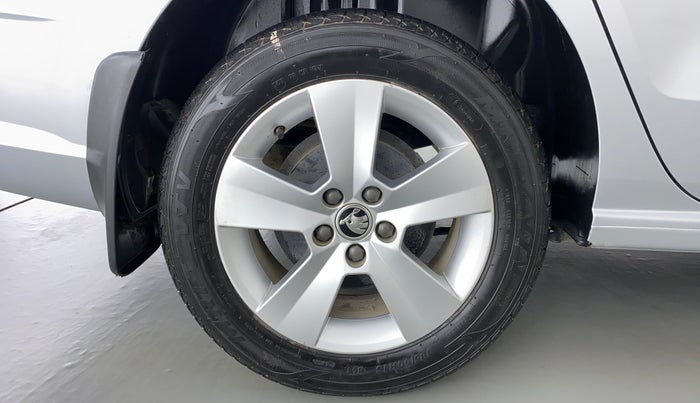 2021 Skoda Rapid 1.0 AMBITION TSI AT, Petrol, Automatic, 5,528 km, Right Rear Wheel