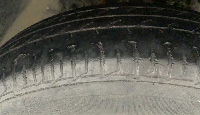 2017 Tata Tiago XE PETROL, Petrol, Manual, 43,483 km, Right Front Tyre Tread