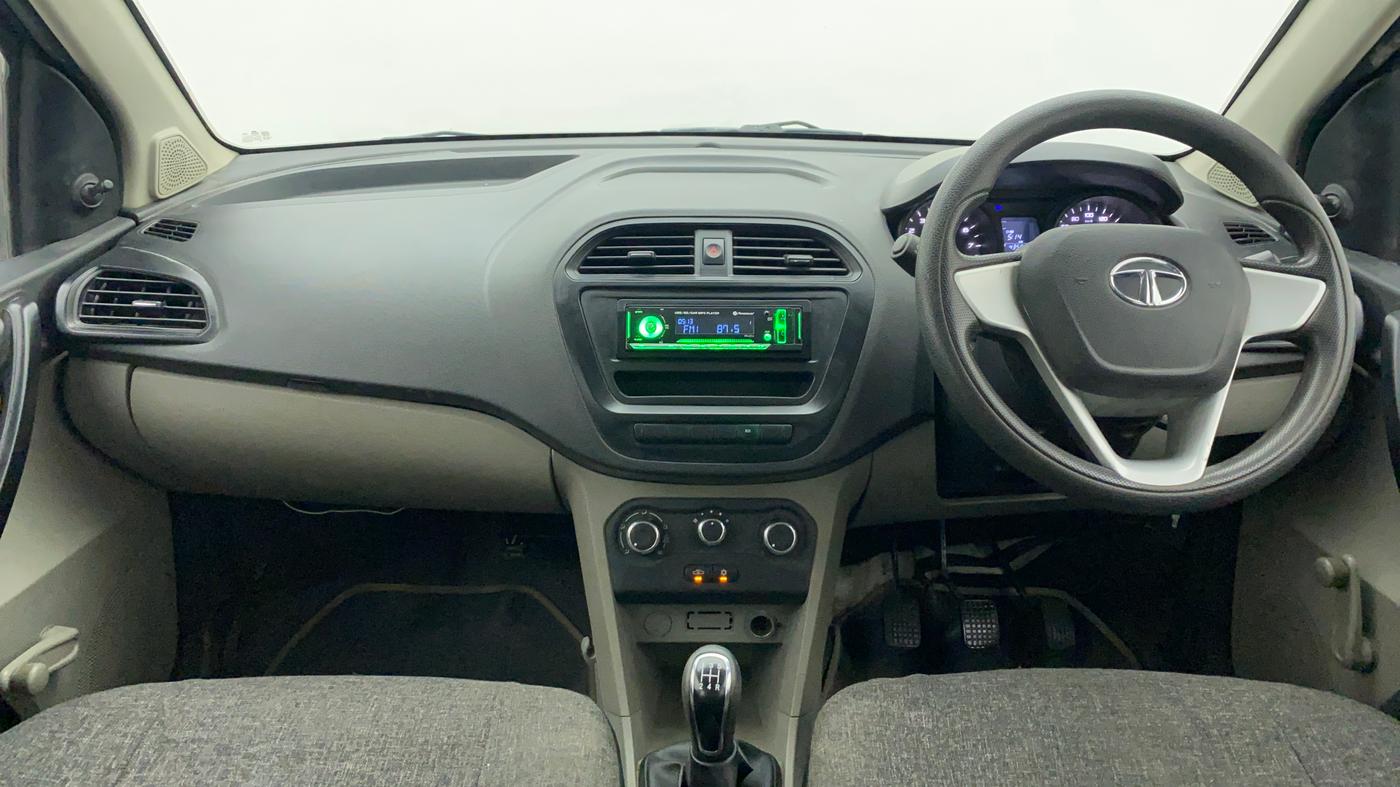 2017 Tata Tiago XE PETROL, Petrol, Manual, 43,483 km, Dashboard