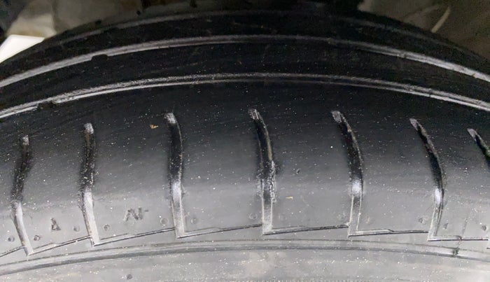 2020 Hyundai NEW SANTRO MAGNA CNG, CNG, Manual, 19,016 km, Left Front Tyre Tread