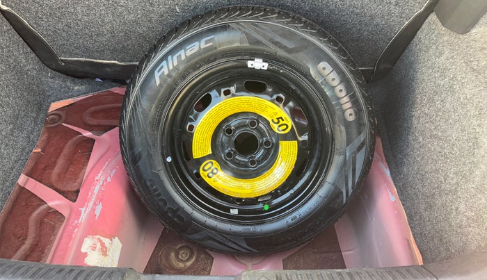 2019 Volkswagen Polo HIGHLINE PLUS 1.0, Petrol, Manual, 1,23,914 km, Spare Tyre